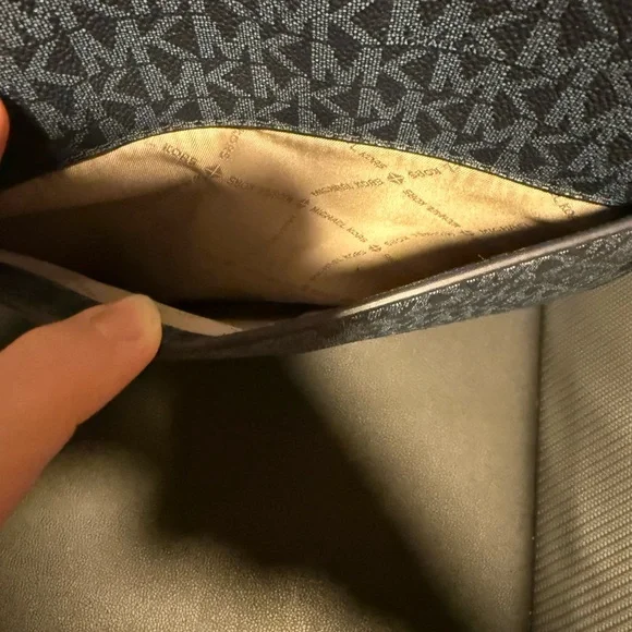 Michael Kors Dark Blue Signature Tote - Picture 3 of 7